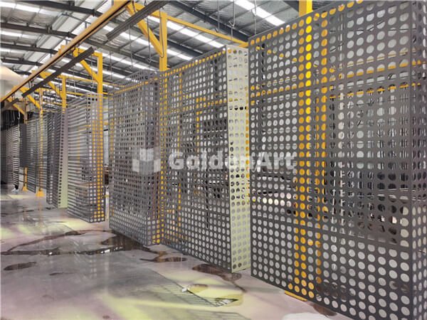 Perforated Aluminum Panel manufacture (3)
